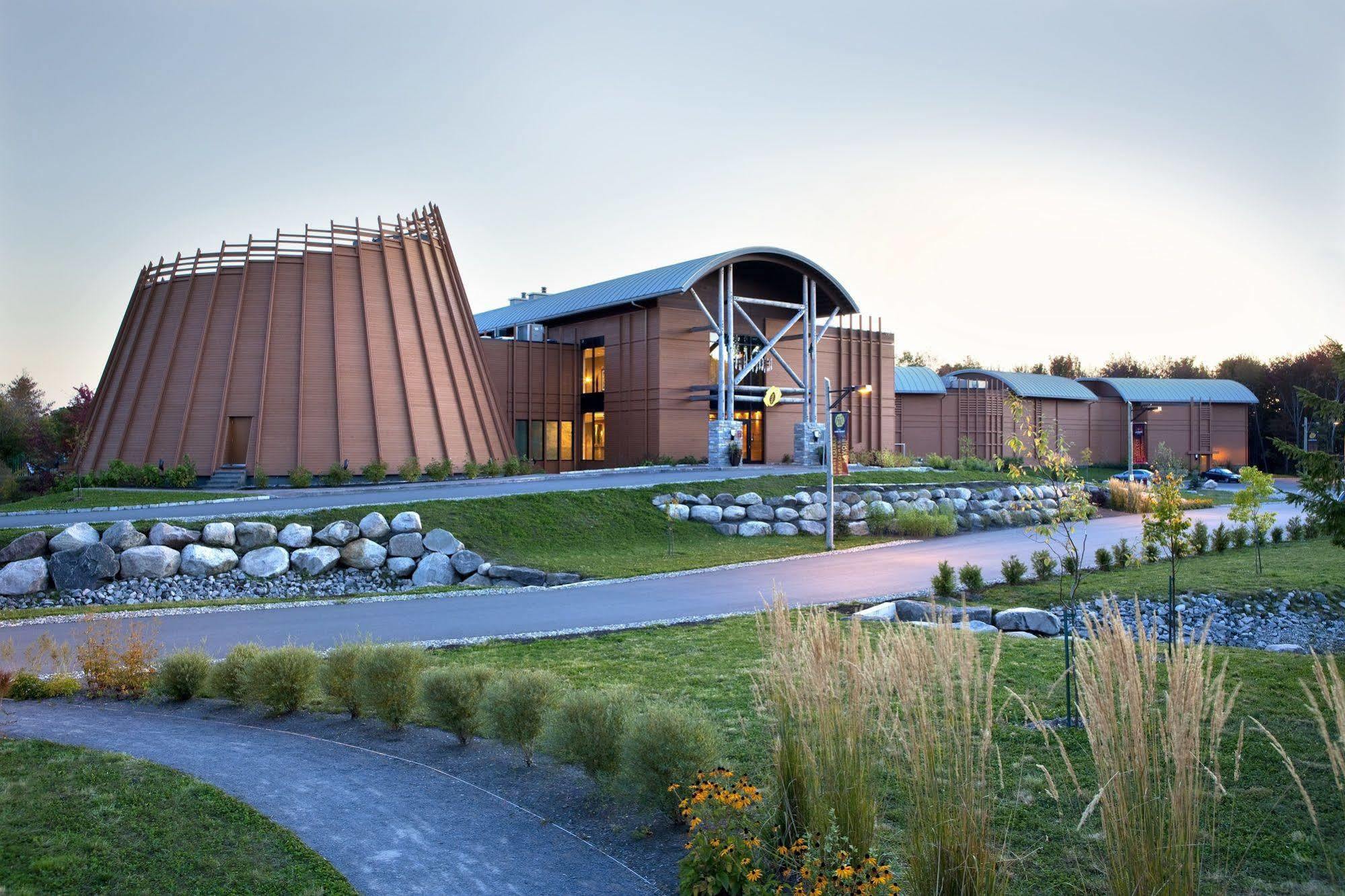 Hotel-Musee Premieres Nations Wendake Exteriör bild